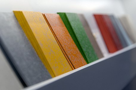 Nora Weinheim | Werksbesichtigung Kautschukboden null